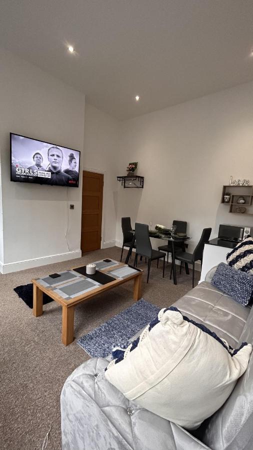 Cozy 1-Bedroom Apartment In The Heart Of Barnsley Town Centre Esterno foto