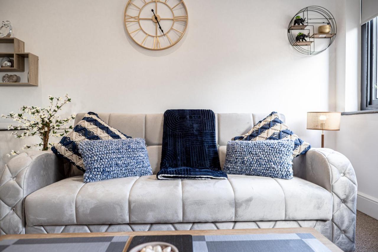 Cozy 1-Bedroom Apartment In The Heart Of Barnsley Town Centre Esterno foto