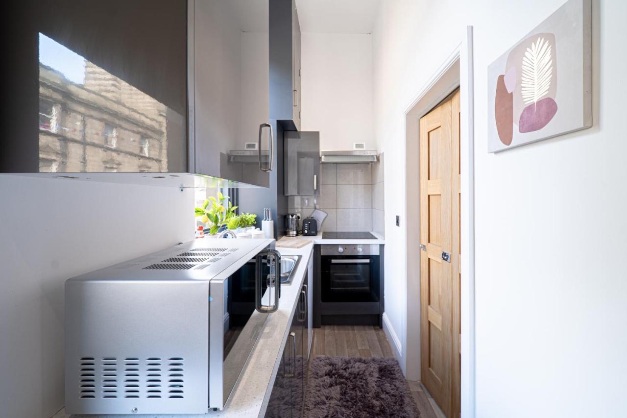 Cozy 1-Bedroom Apartment In The Heart Of Barnsley Town Centre Esterno foto