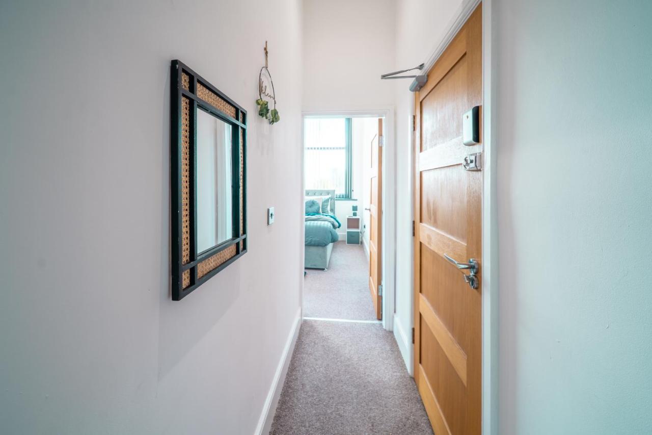 Cozy 1-Bedroom Apartment In The Heart Of Barnsley Town Centre Esterno foto
