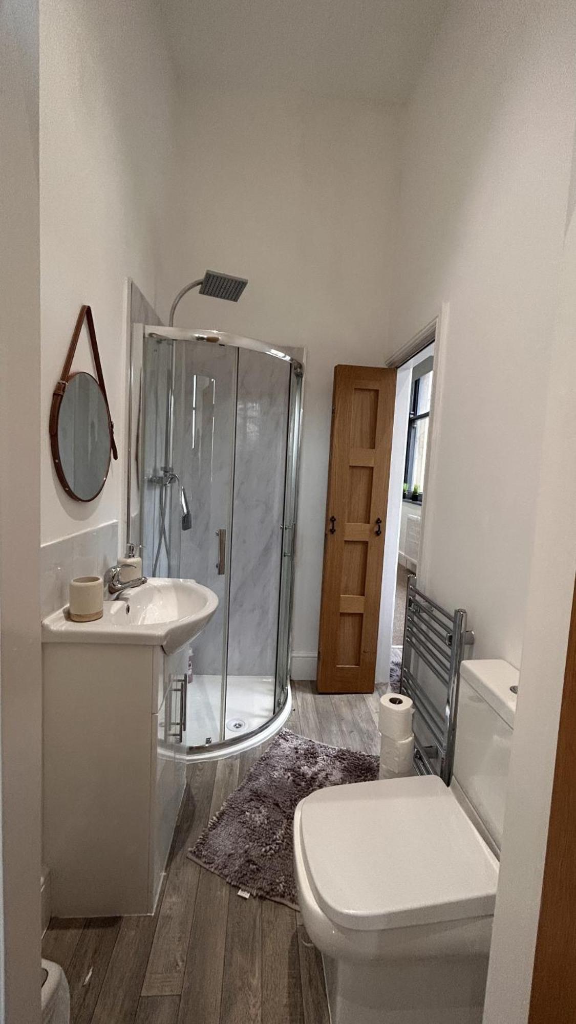Cozy 1-Bedroom Apartment In The Heart Of Barnsley Town Centre Esterno foto